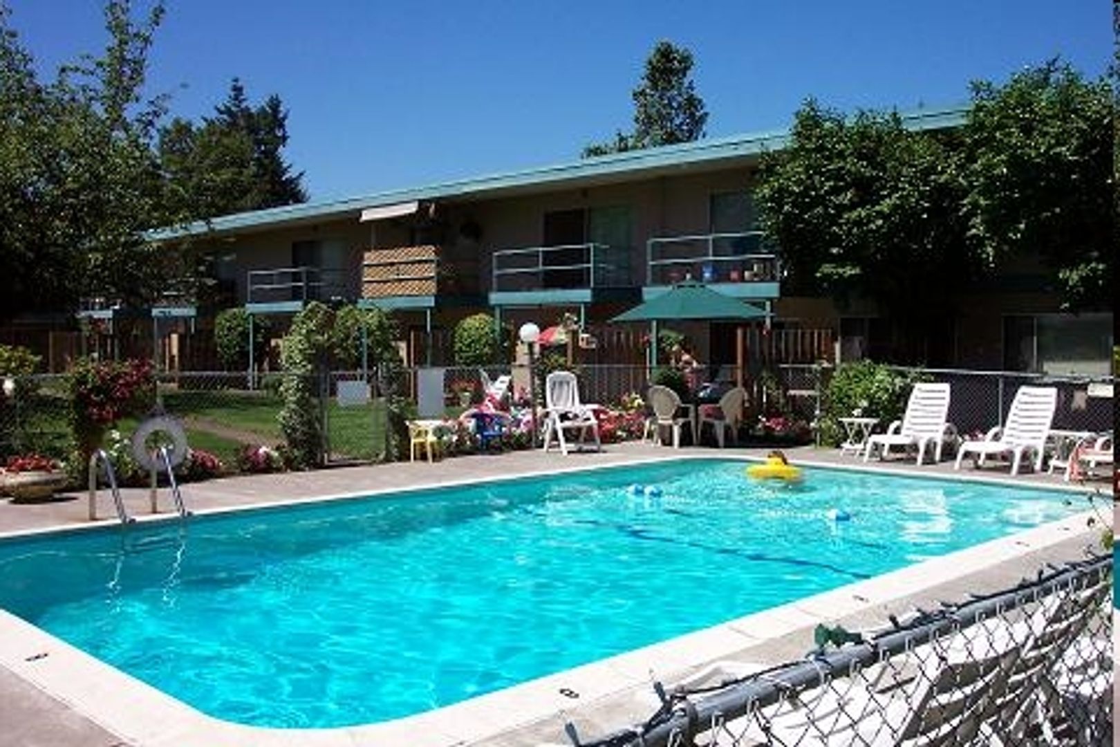 Portland Apartment: 957 NE 122nd Ave