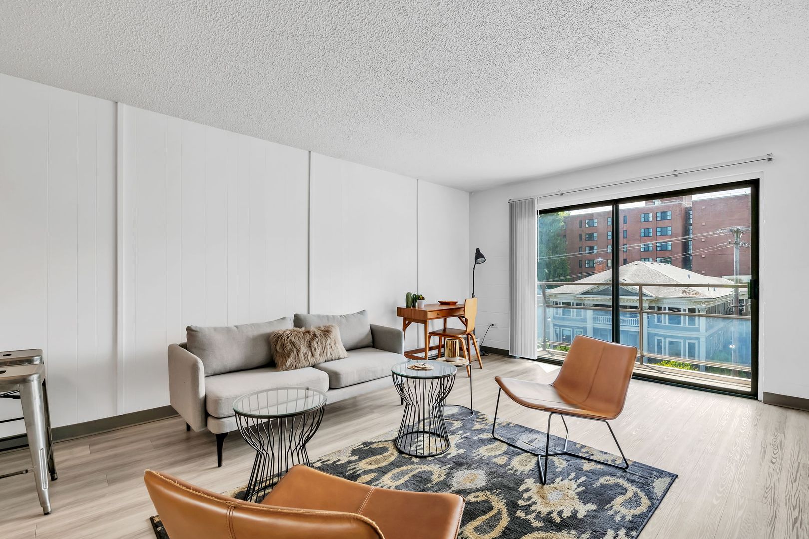 Portland Apartment: 2065 NW Flanders St