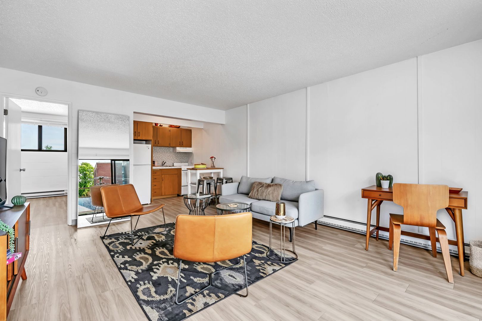 Portland Apartment: 2065 NW Flanders St