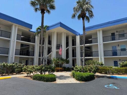 Furnished 2/2 Seasonal in Seven Lakes – photo 1