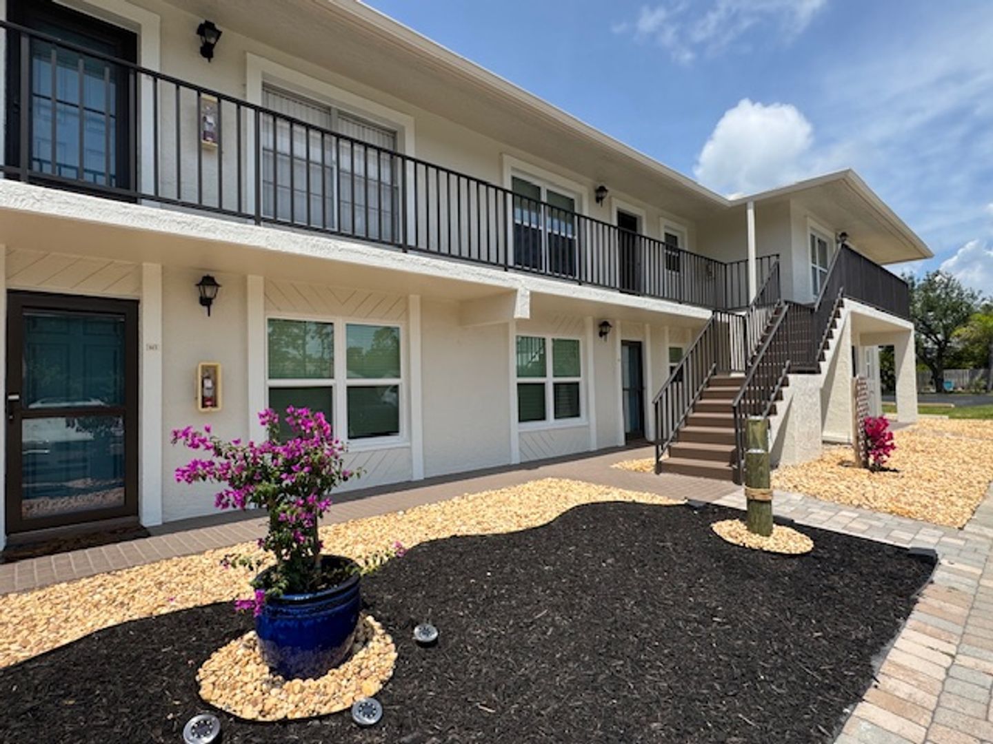 2 bedroom 2 bathroom furnished seasonal rental