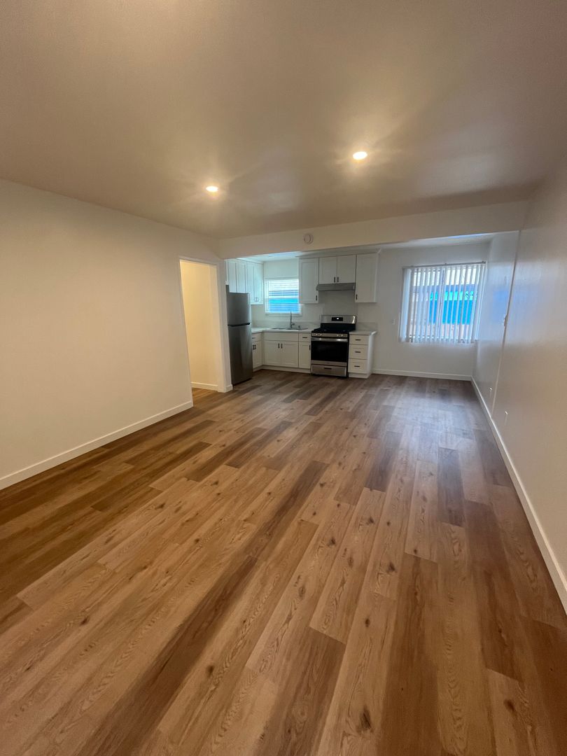 Pasadena Apartment: 752 N. Marengo Ave.