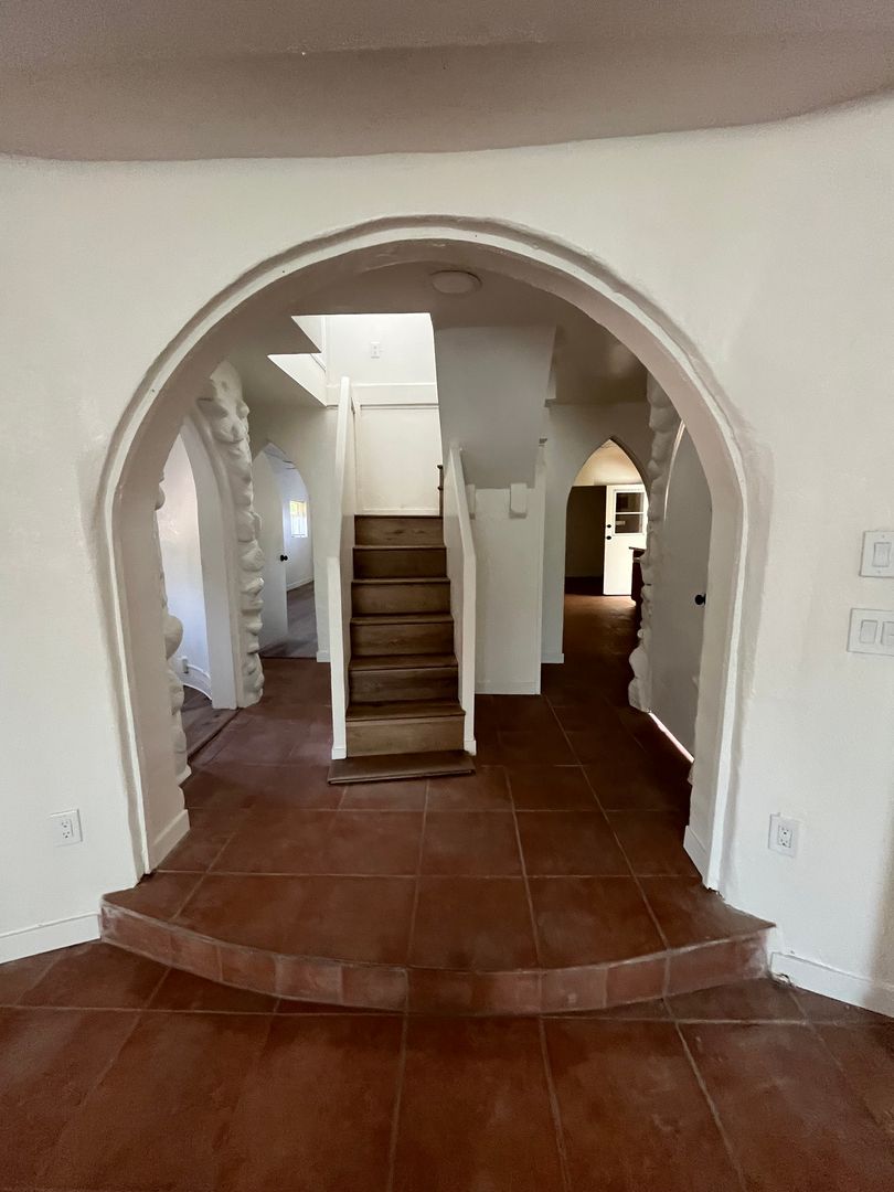 Azusa Apartment: 966 W 3rd St