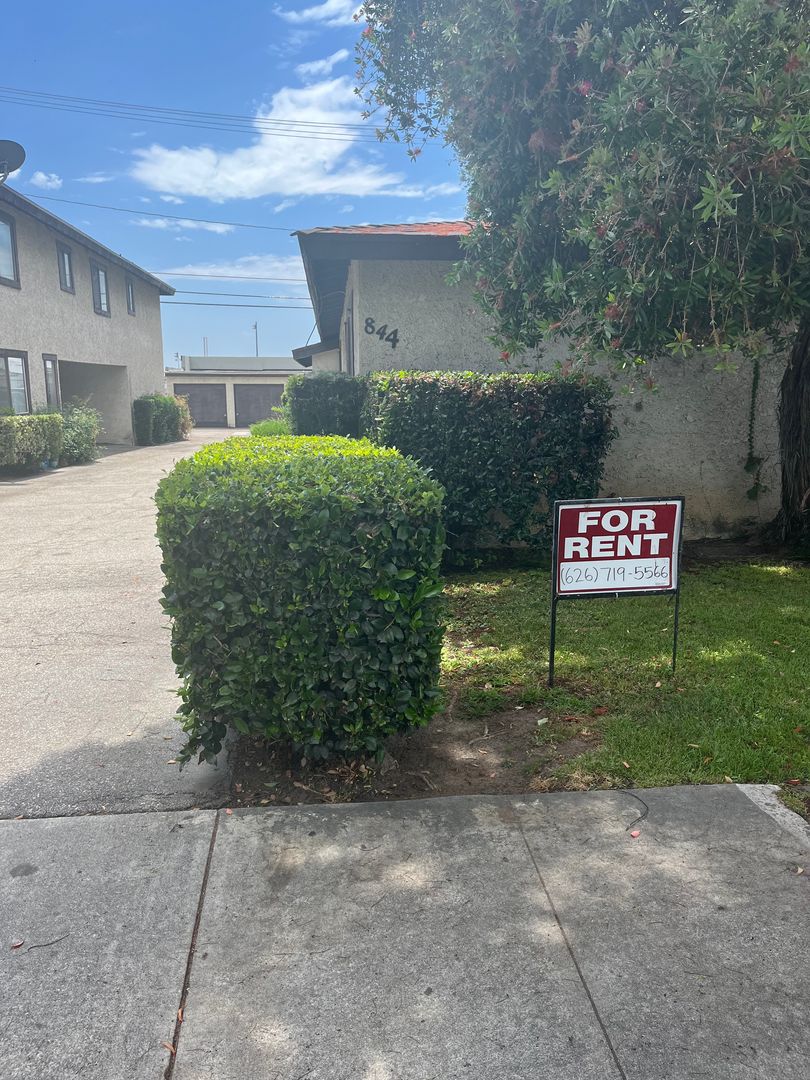 Monrovia Apartment: 840-844 W. Foothill Blvd.