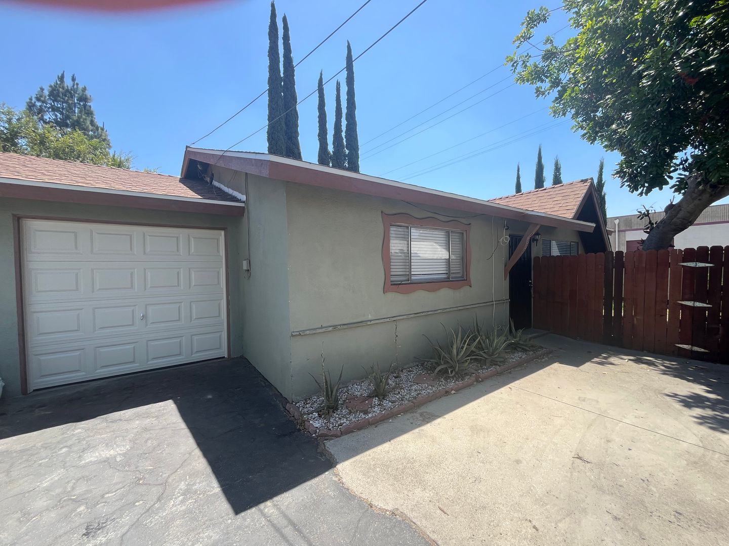 Azusa Apartment: 966 W 3rd St