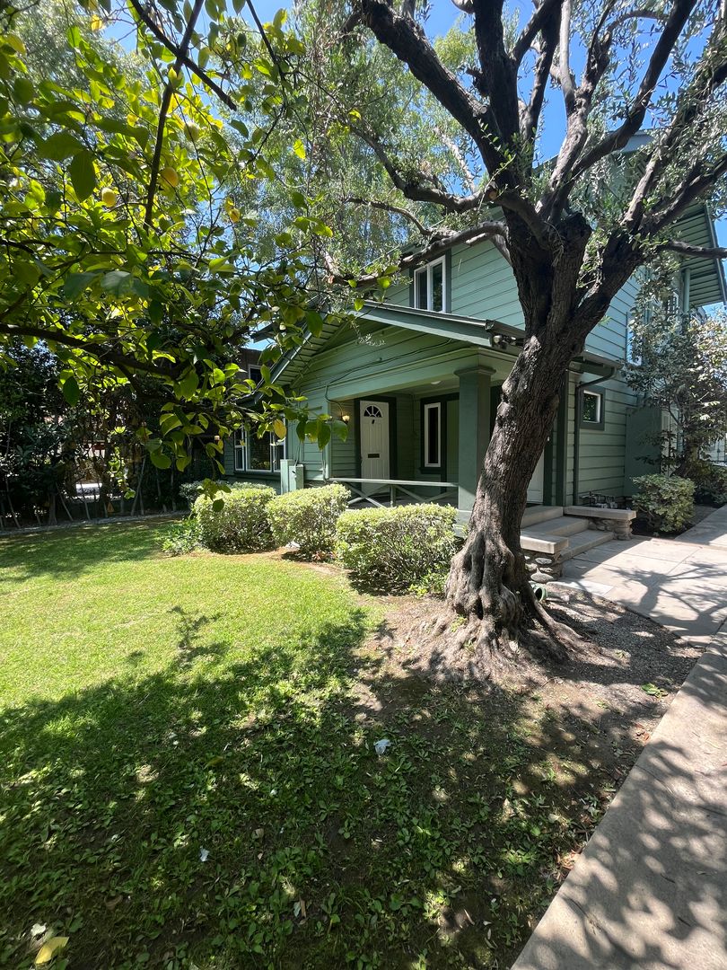 Pasadena Apartment: 301-303 N Hudson Ave