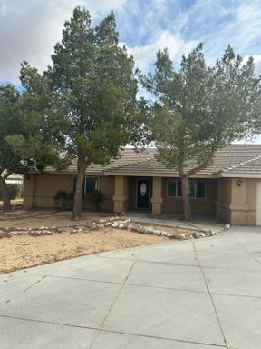 Apple Valley Home – photo 1