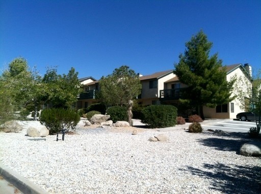 3 BEDROOM DESERT KNOLLS TOWNHOUSE – photo 1