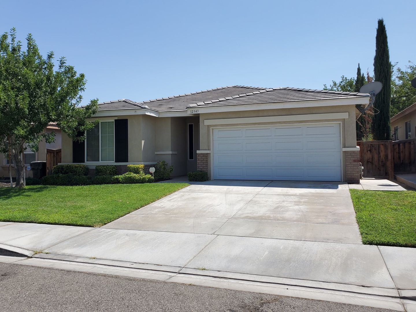 3 BEDROOM VICTORVILLE HOME