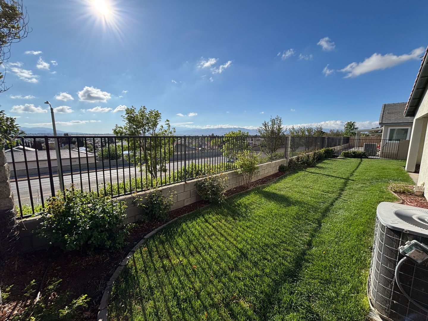 Victorville Apartment: 13141 High Crest Rd