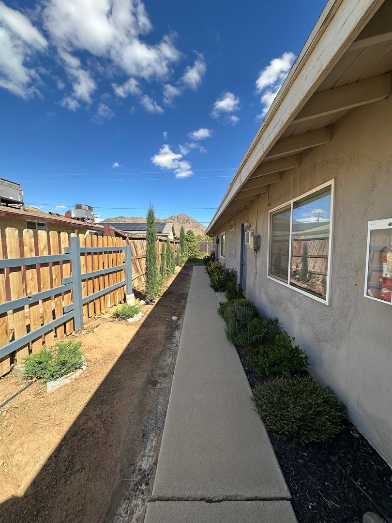 Apple Valley Apartment: 20158 Rimrock Rd E