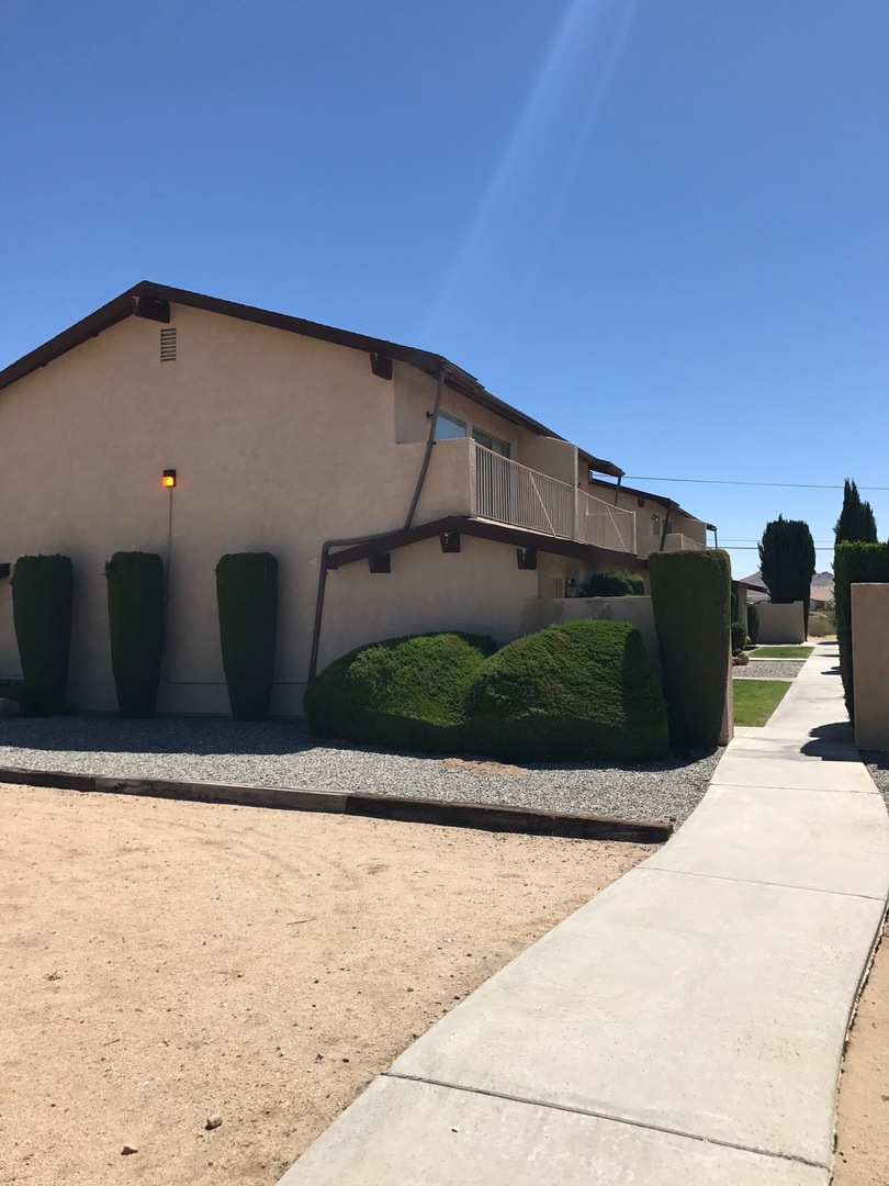 Apple Valley Apartment: 16421 Apple Valley Road