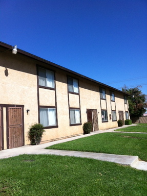2 Bedroom Townhouse In Hesperia Close To Bear Valley Rd. – photo 1