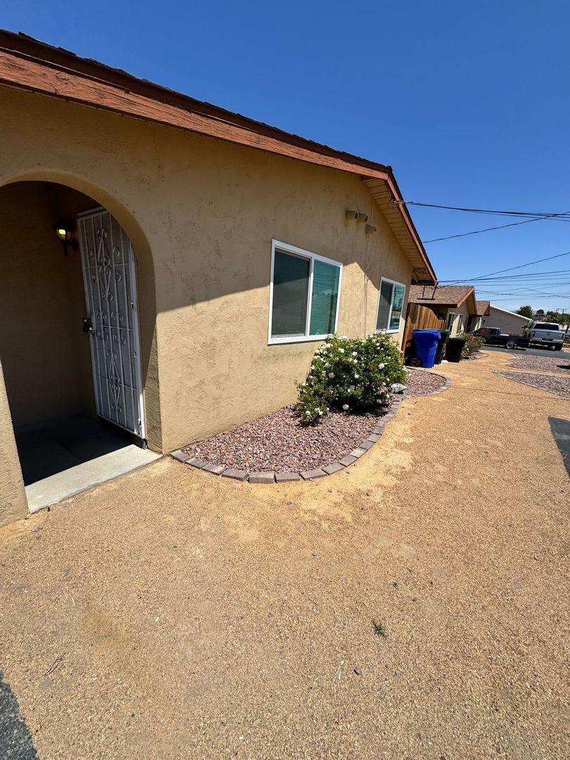 Victorville Apartment: 16304-16314 Hughes Rd
