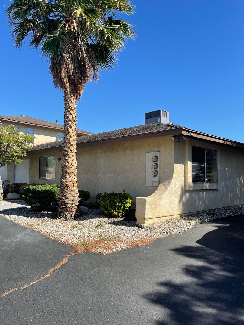 Apple Valley Apartment: 16180 Muni Rd.