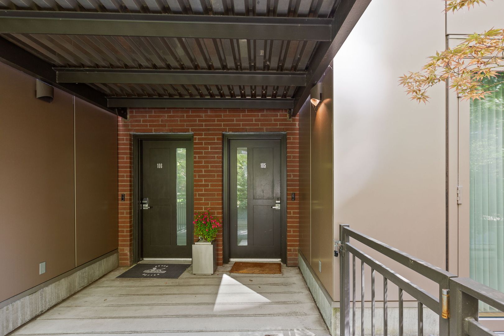 Portland Townhome: 922 NW 11th Ave #105
