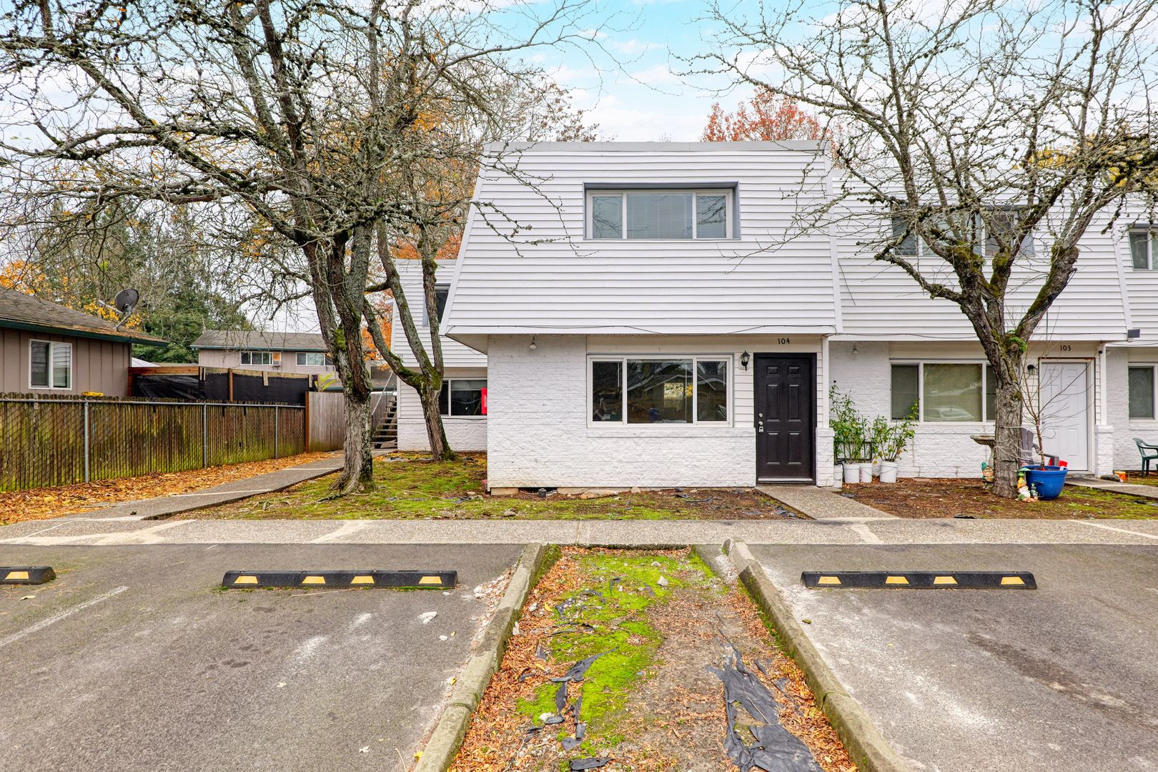 Gresham Apartment: 213 SE 192nd Ave