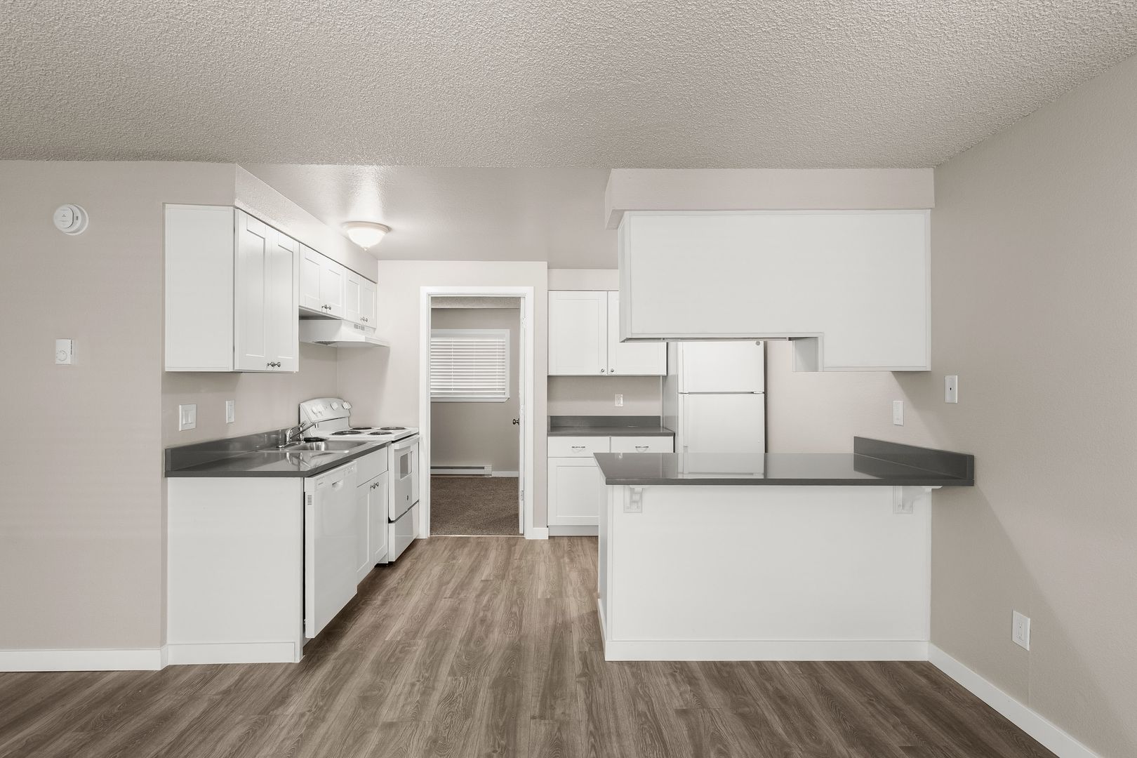 Portland Apartment: 17234 NE Halsey St.