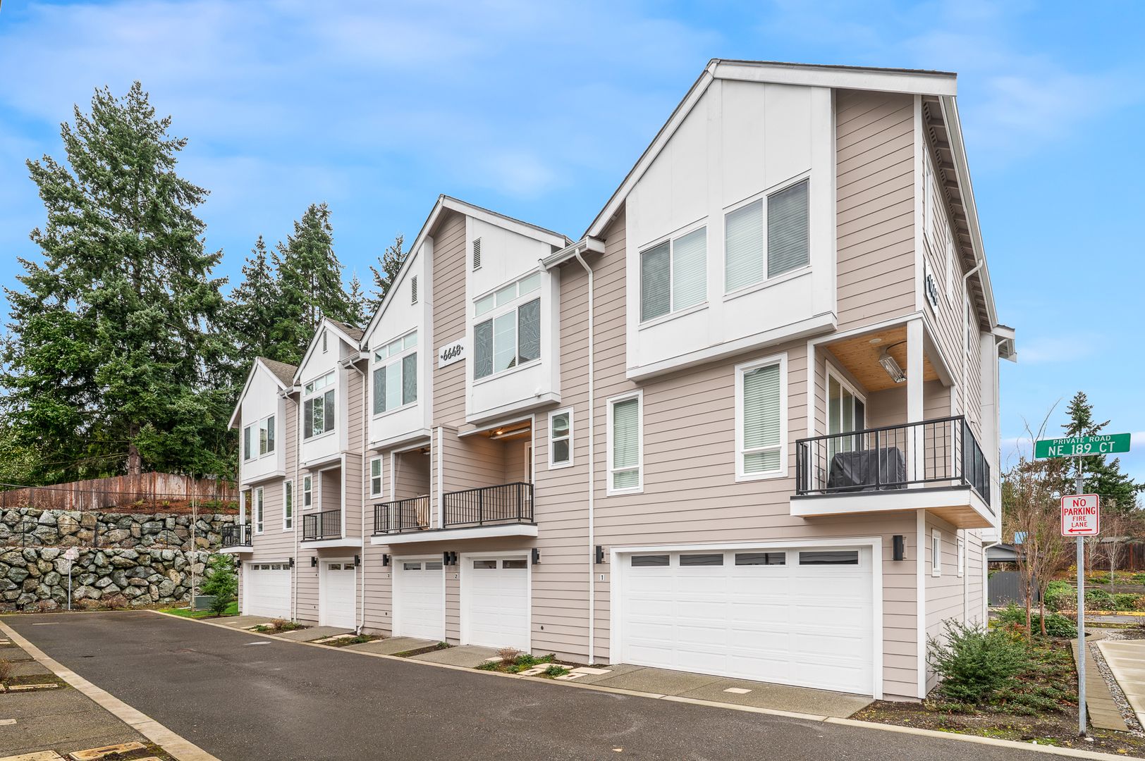 Kenmore Townhome: 6636 NE 188th Ct #3