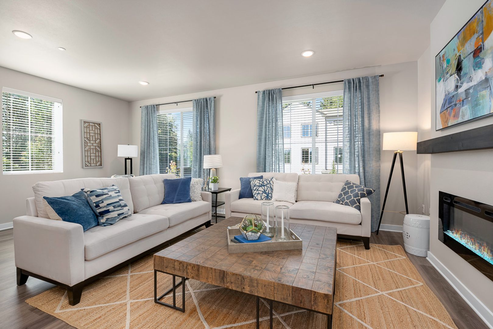 4 Bedroom townhome on greenbelt | 2 Car Garage and Driveway 8 of 12