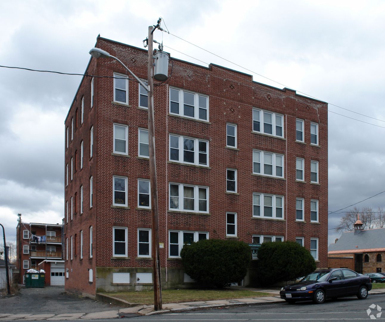 Holyoke Apartment: 4 Locust Street