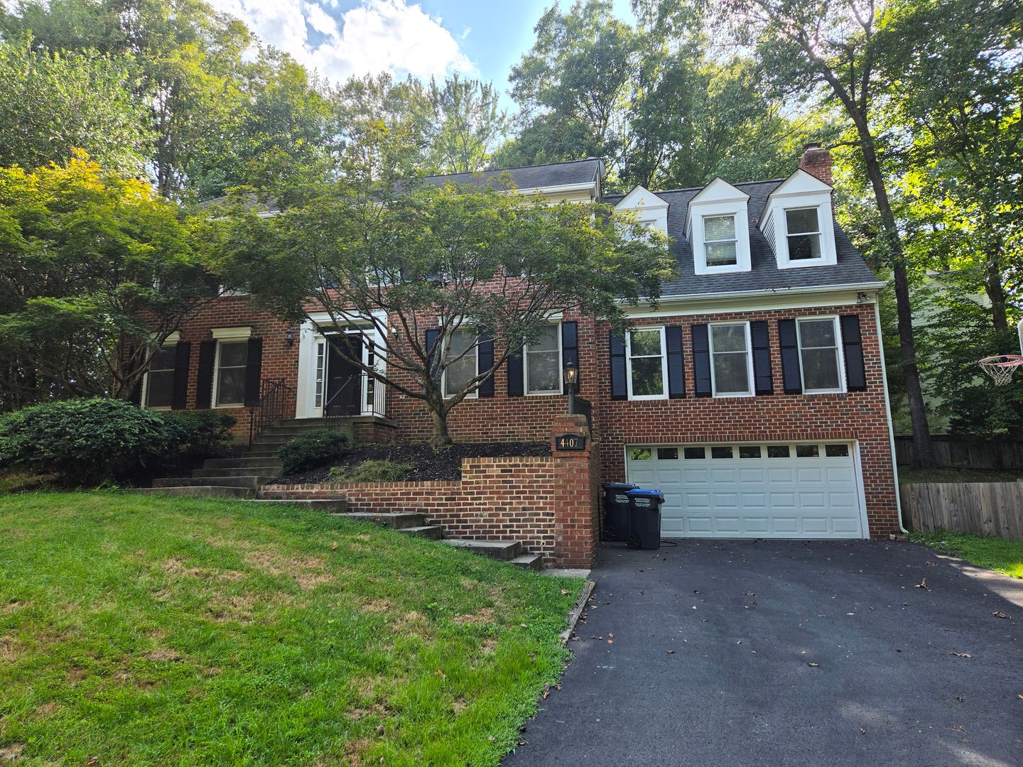 Woodbridge House: 4407 Marquis Pl