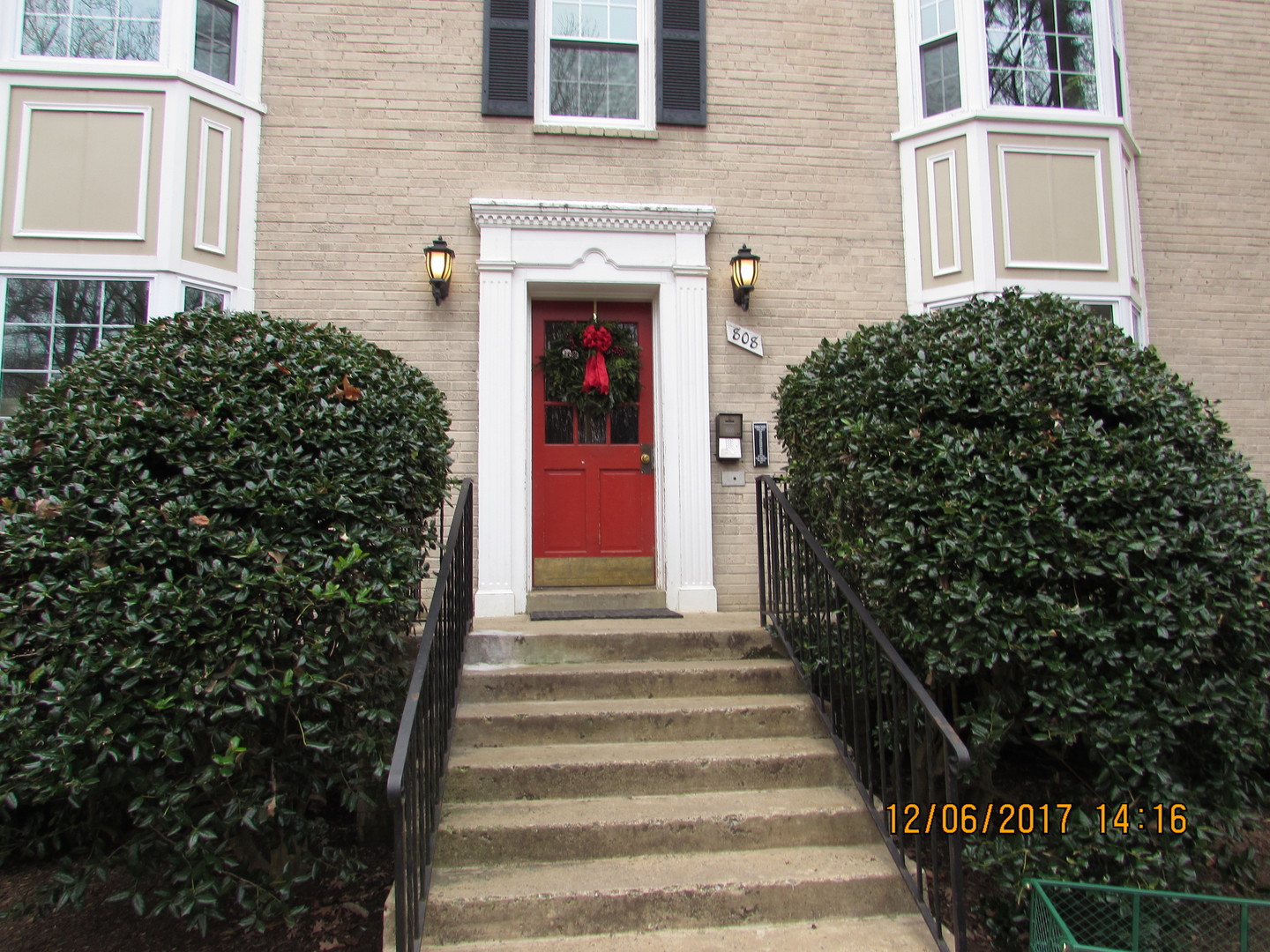 Arlington Condo: 808 S Arlington Mill #303
