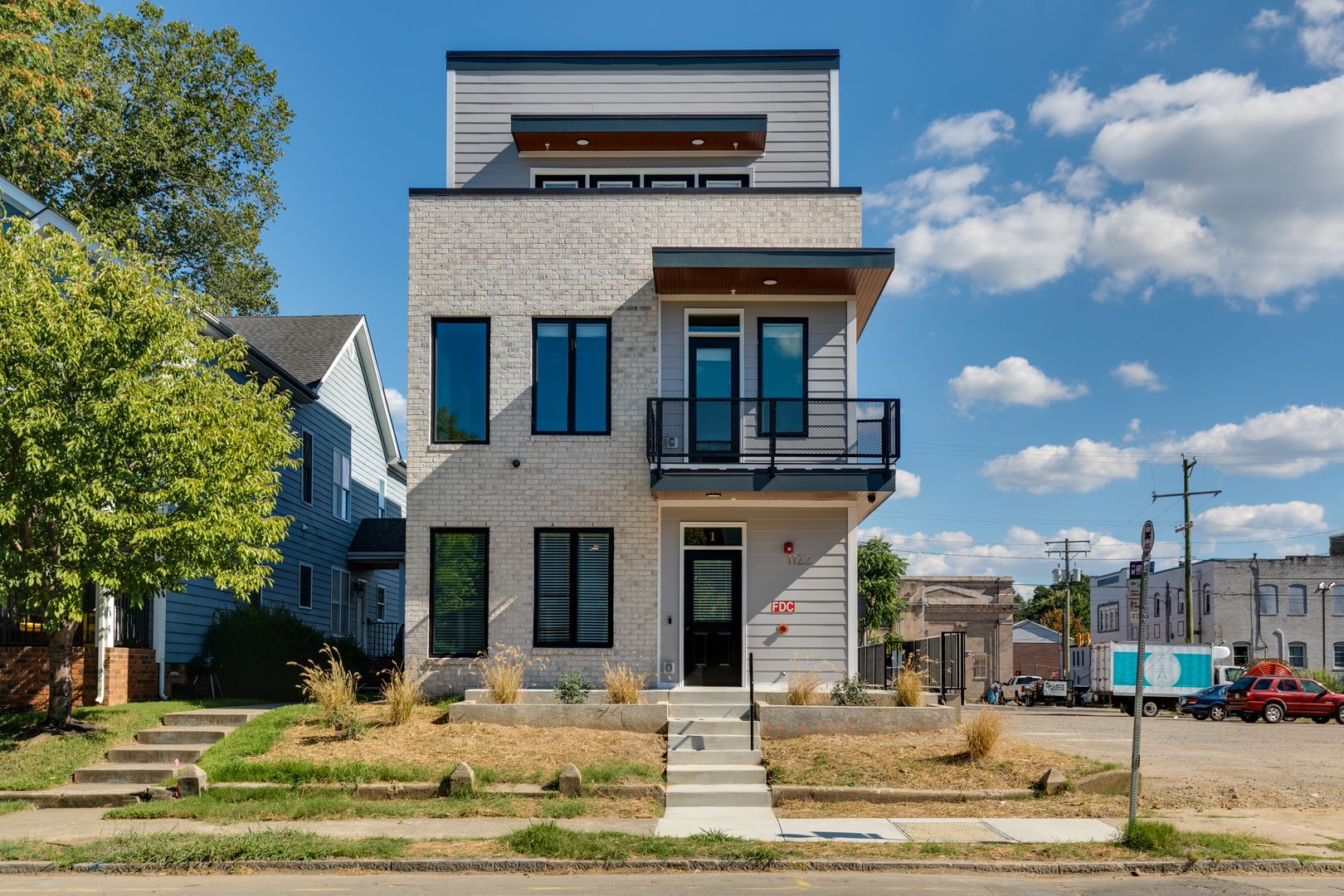 Richmond Apartment: 1122 Bainbridge Street