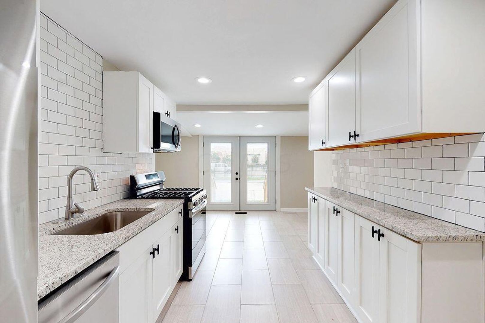 Columbus House: 1173 Hildreth Ave