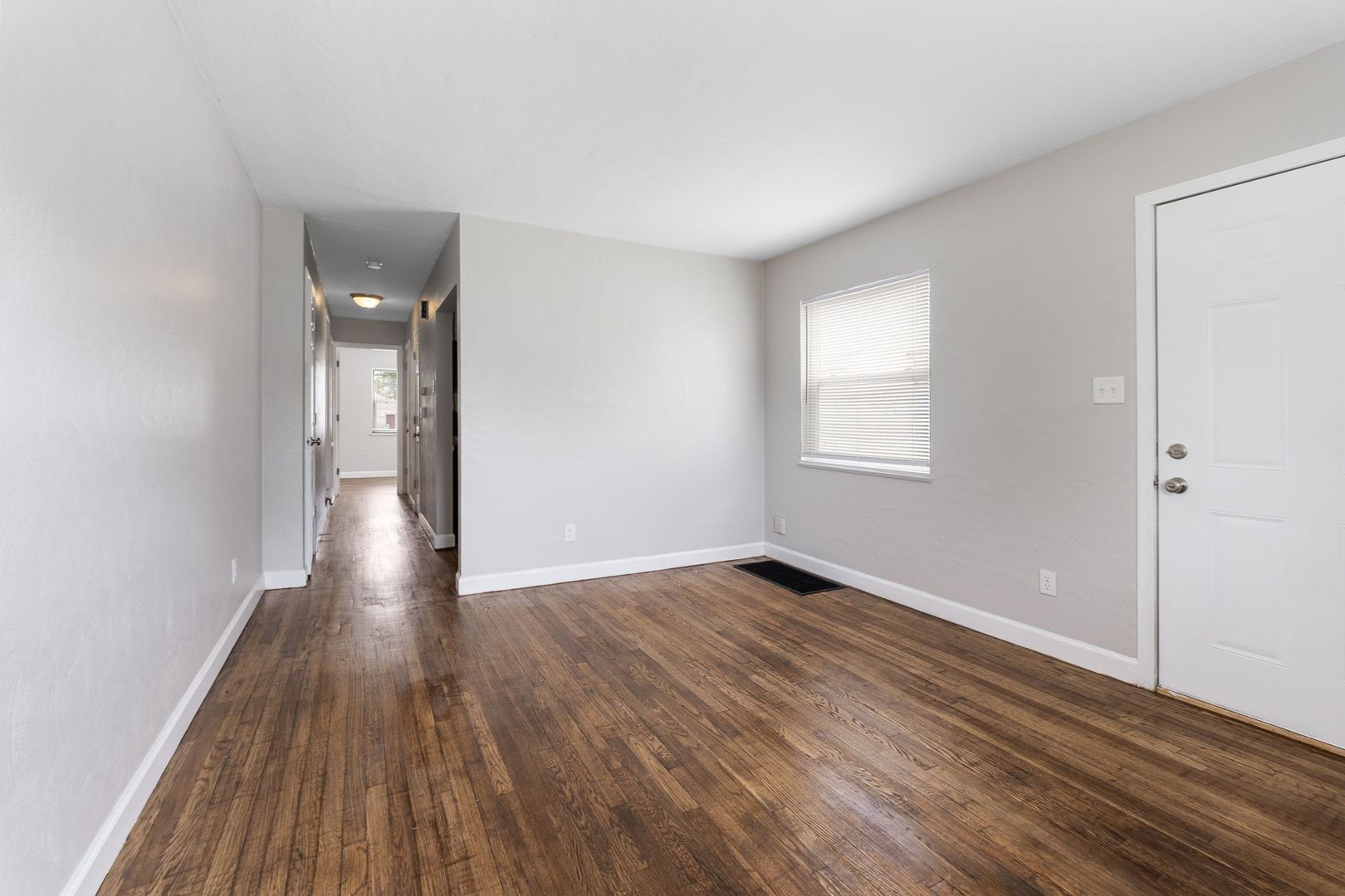 Columbus Apartment: 388-390 S Powell Ave