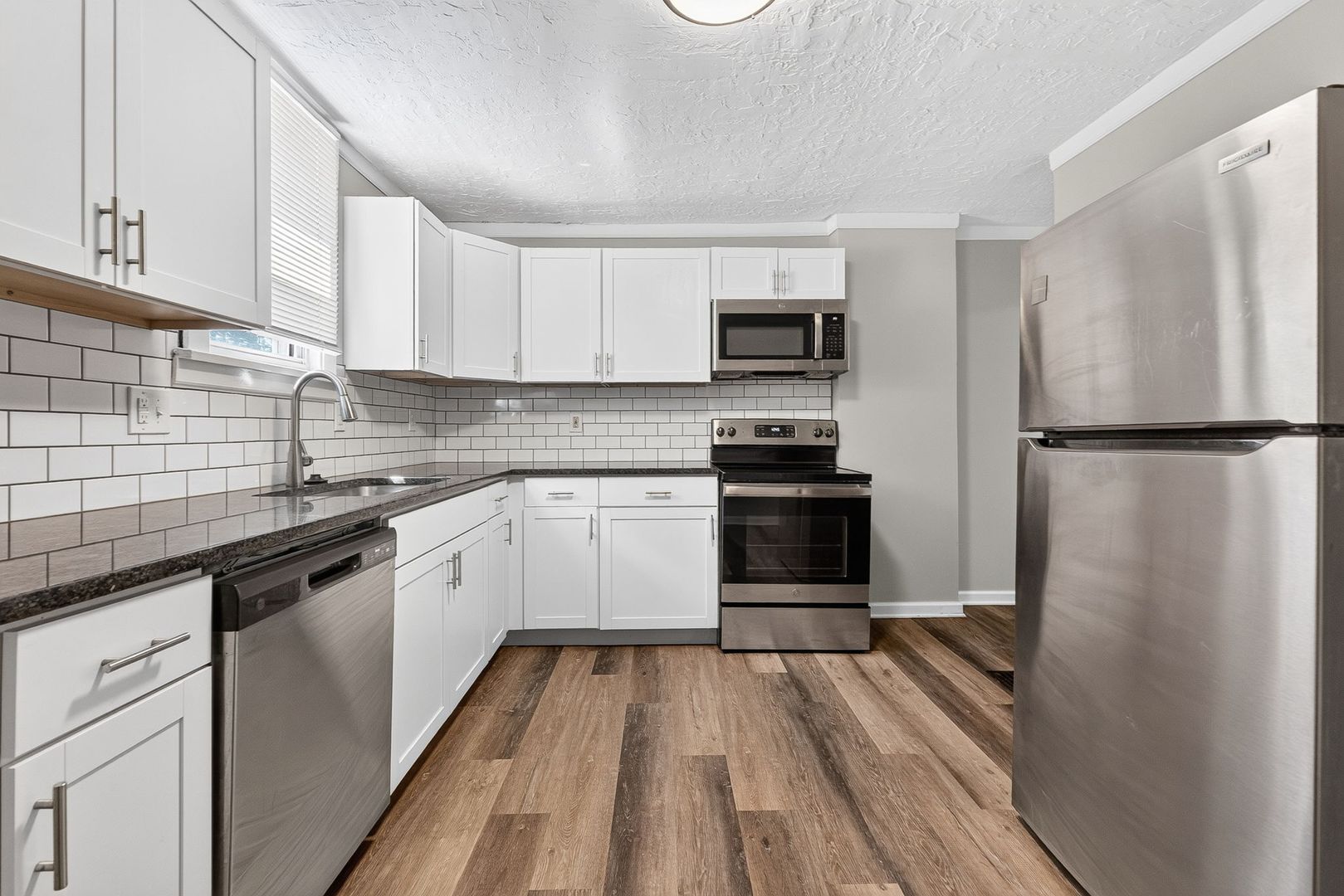 Columbus Apartment: 327-329 South Wayne Ave