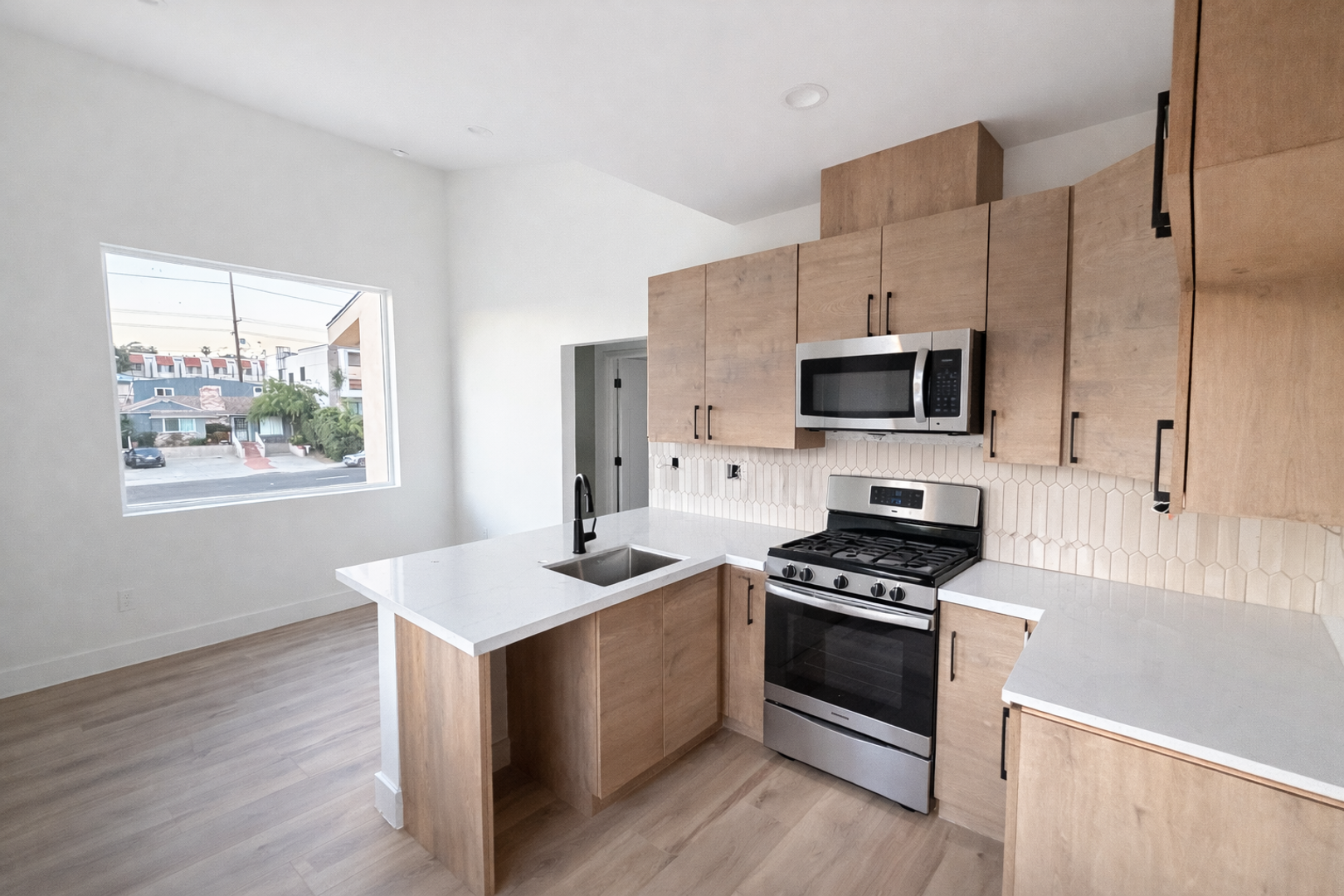 San Diego Apartment: 2155 Balboa Ave