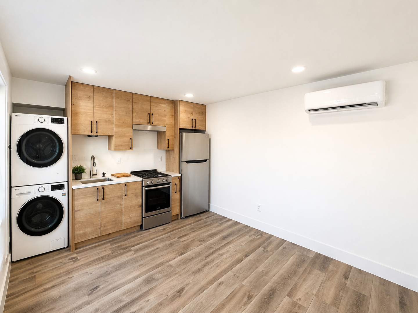 San Diego Apartment: 2141 Balboa Ave