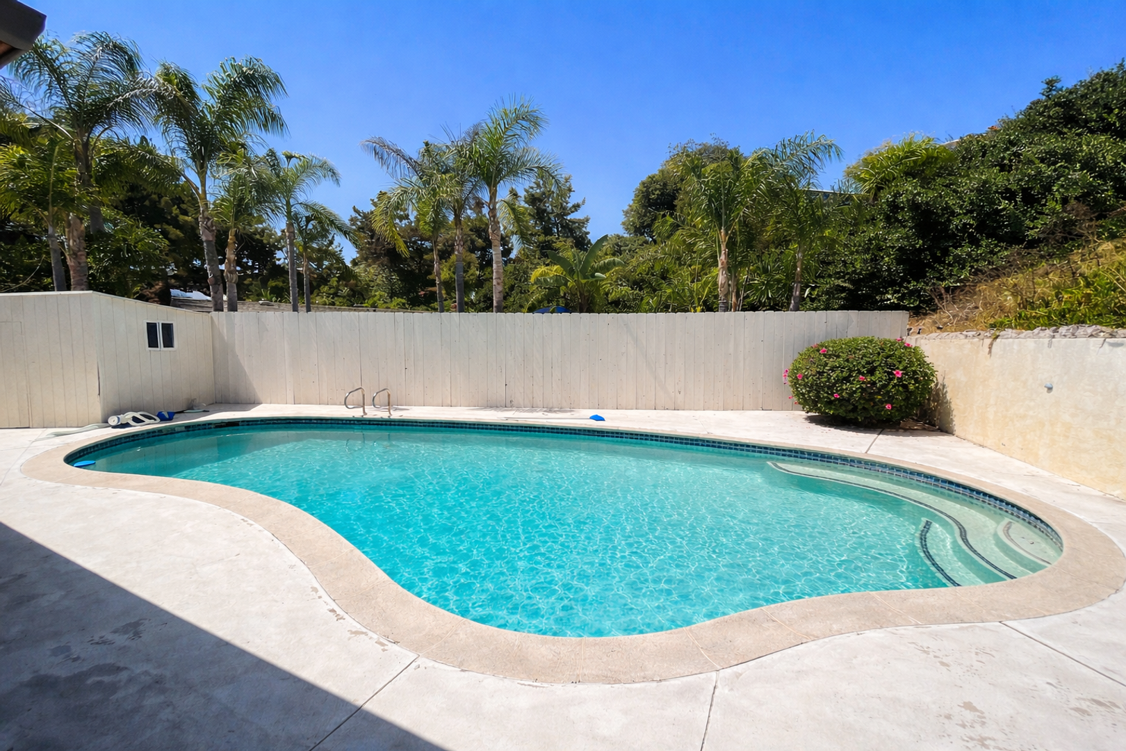 San Diego House: 5075 Chaparral Way