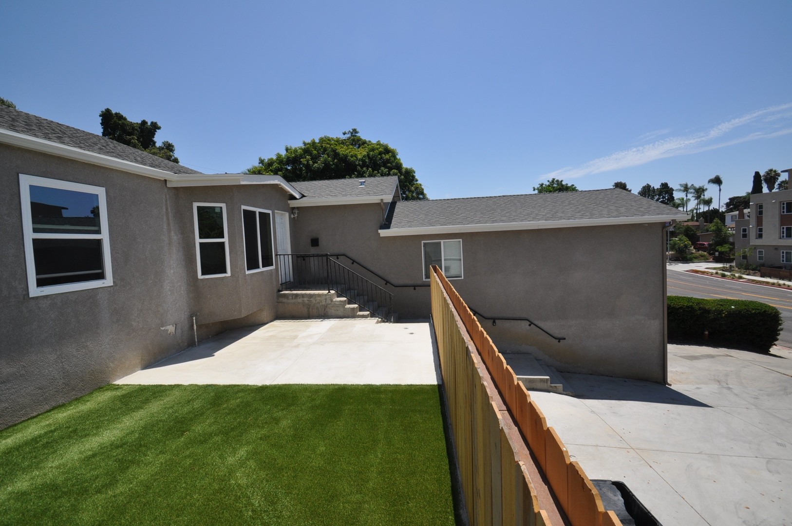 San Diego House: 5045 College Ave