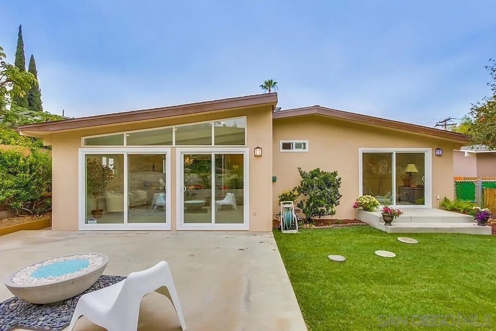 San Diego House: 5410 Baja Drive