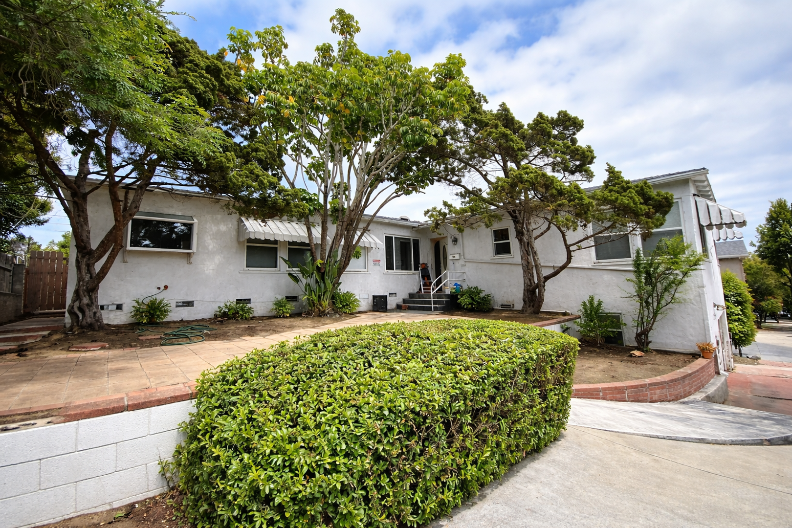 San Diego House: 5053 College Ave