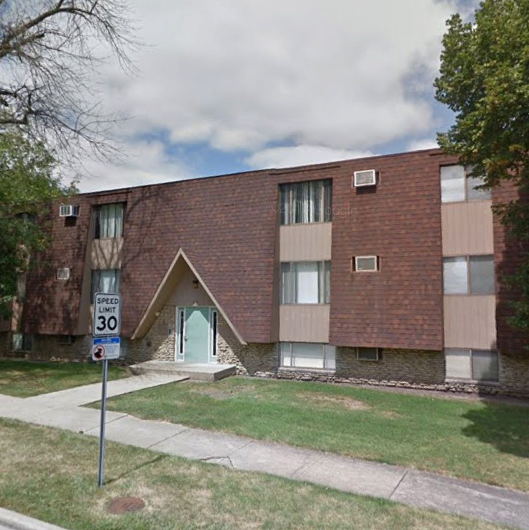 Joliet Apartment: 401 Western Avenue