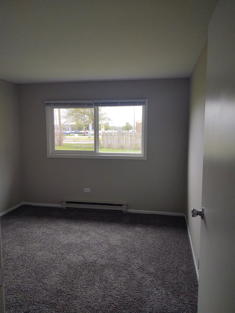 Peotone Apartment: 120 Orchard Court