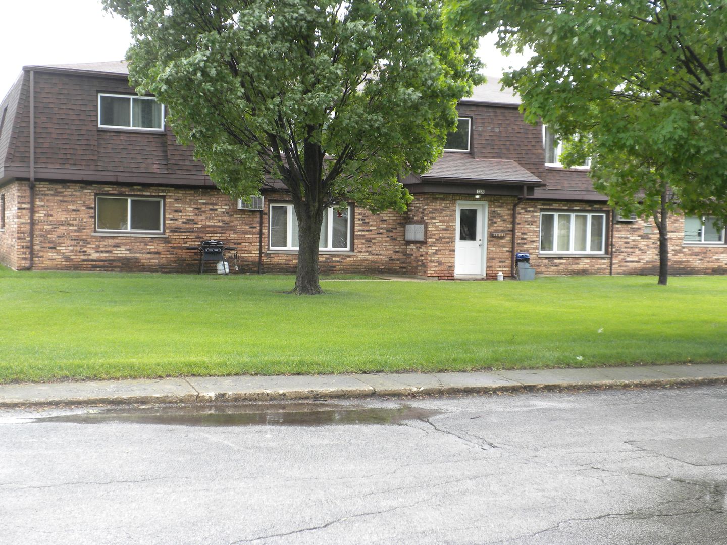 Peotone Apartment: 140 Orchard Court