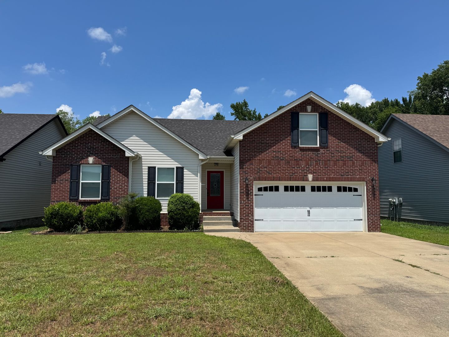 Clarksville House: 829 Shelton Circle