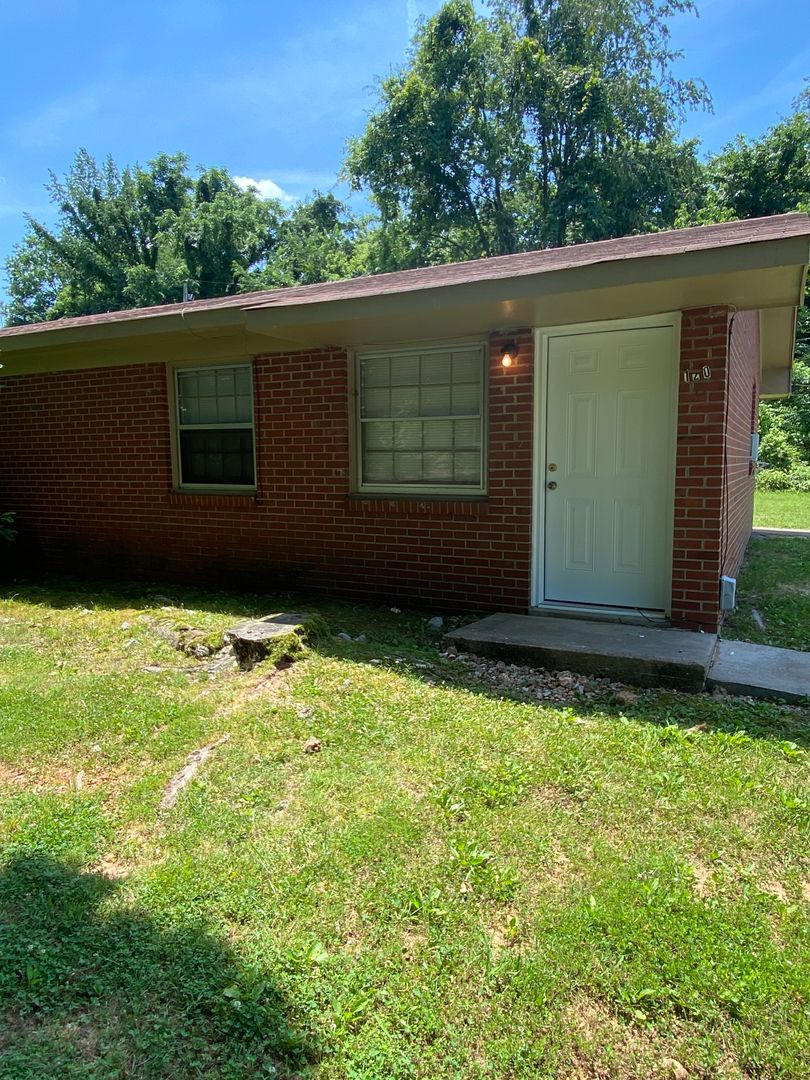 Clarksville Apartment: 120 Hadley Drive