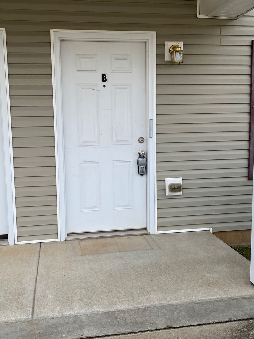 Clarksville Apartment: 512 Patriot Park Court