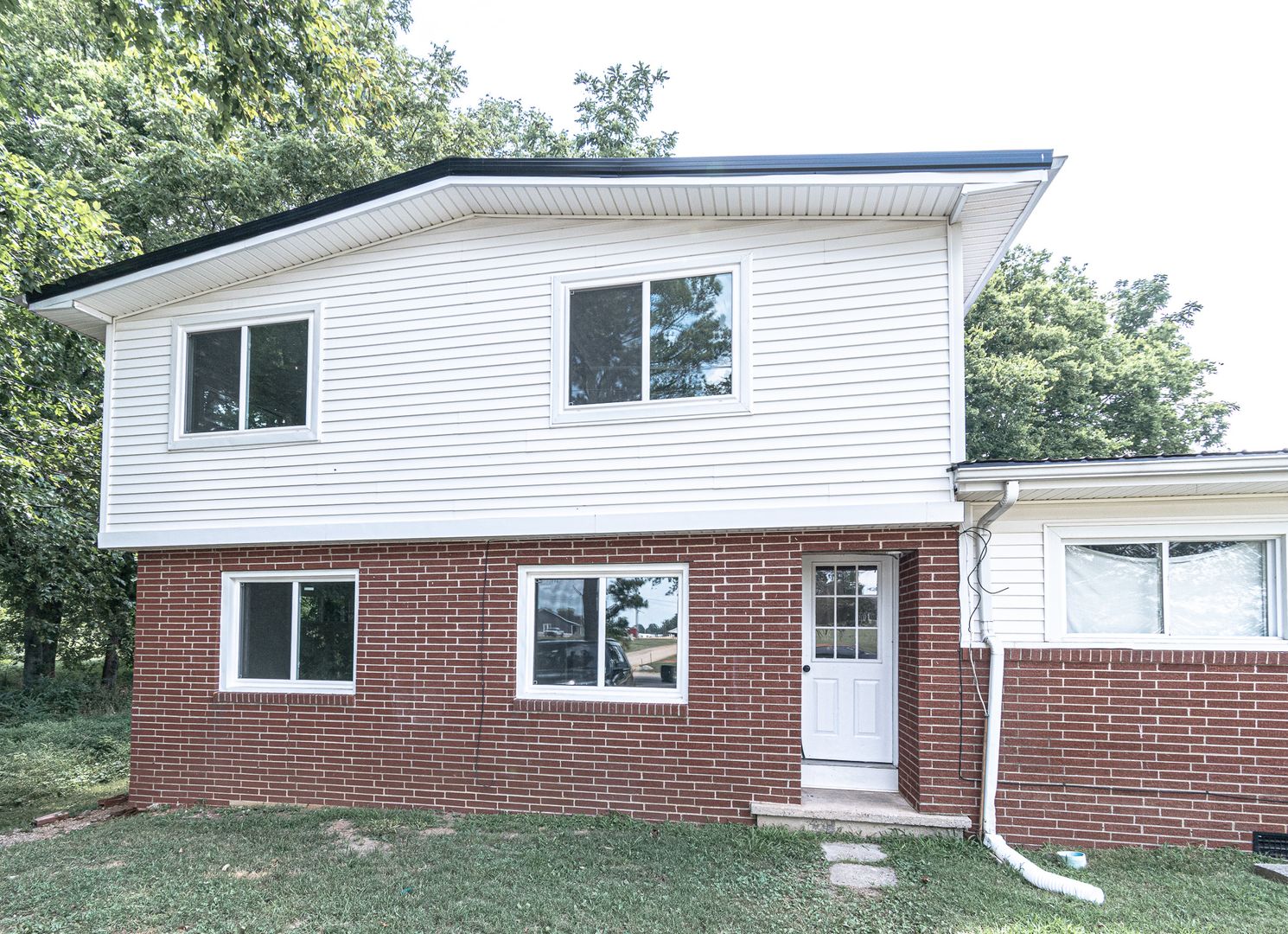 Oak Grove Apartment: 150 Pembroke Oak Grove Rd