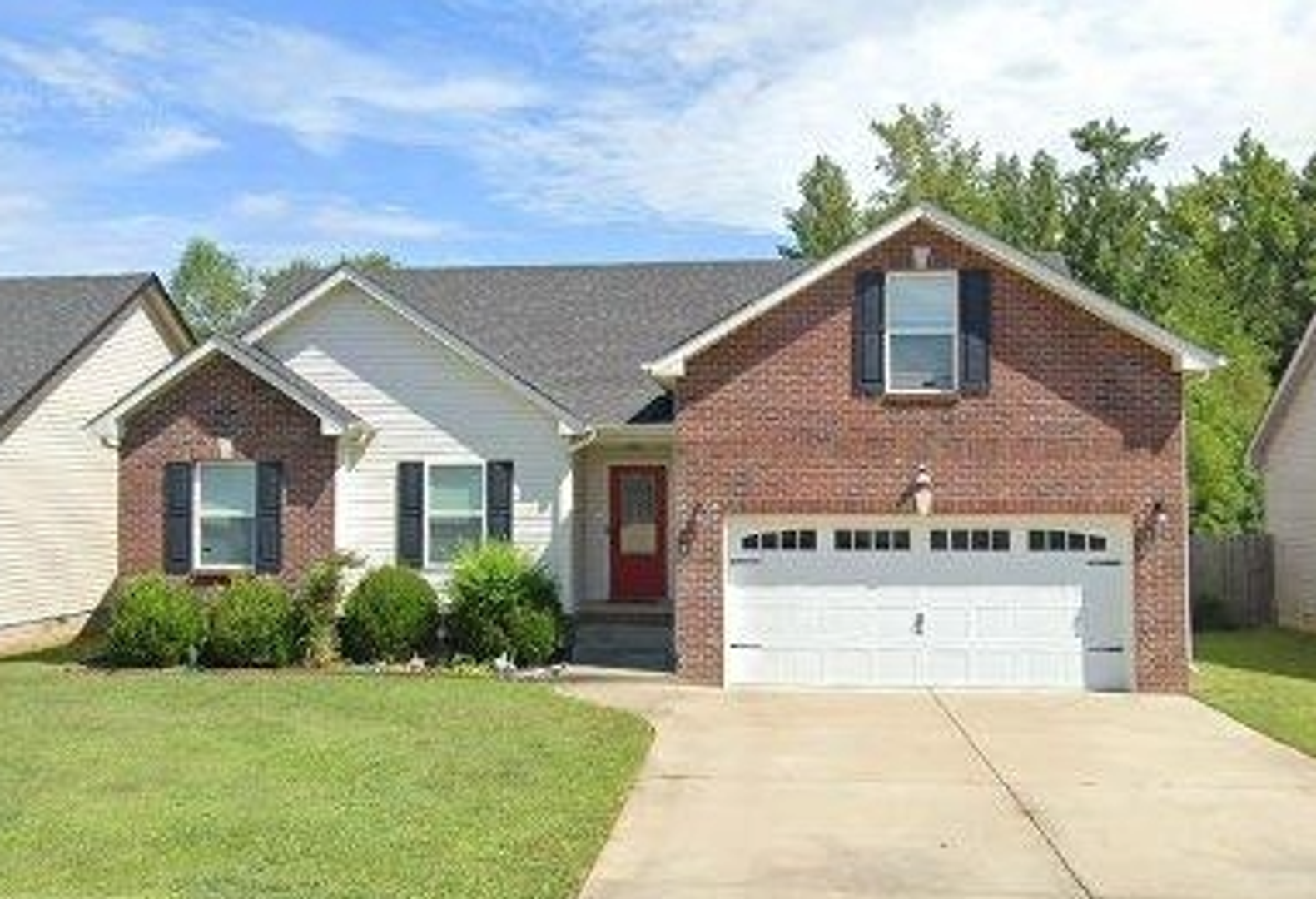 Clarksville House: 829 Shelton Circle
