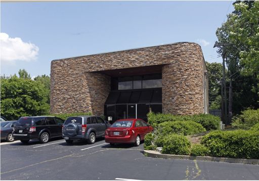 1989 Madison St - Suite 242