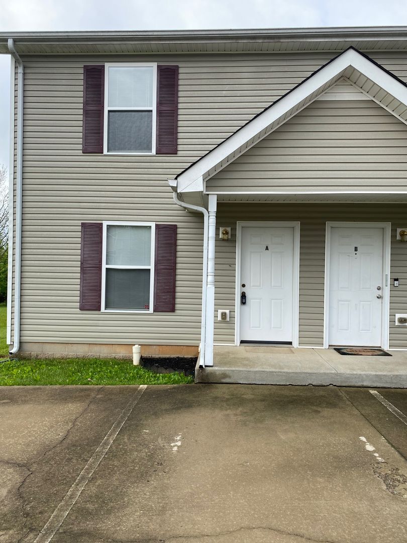 Clarksville Apartment: 512 Patriot Park Court
