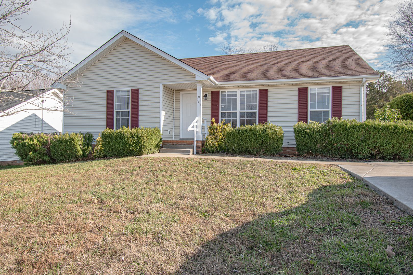 Clarkville House: 181 Monarch Ln