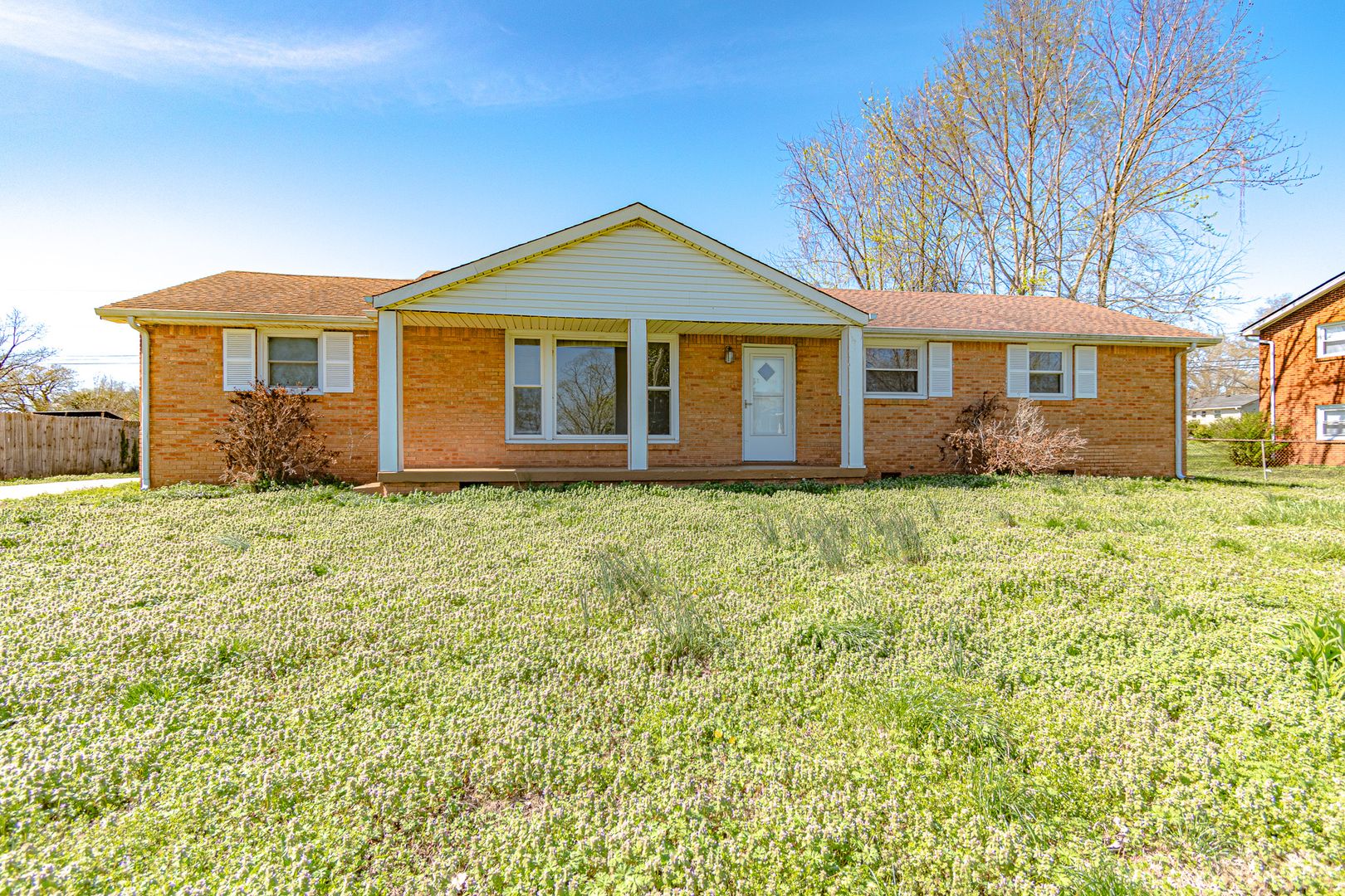 Clarksville House: 2605 Scott Dr