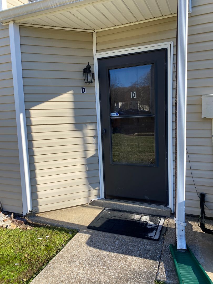 Clarksville Townhome: 102 D Kingsbury Court